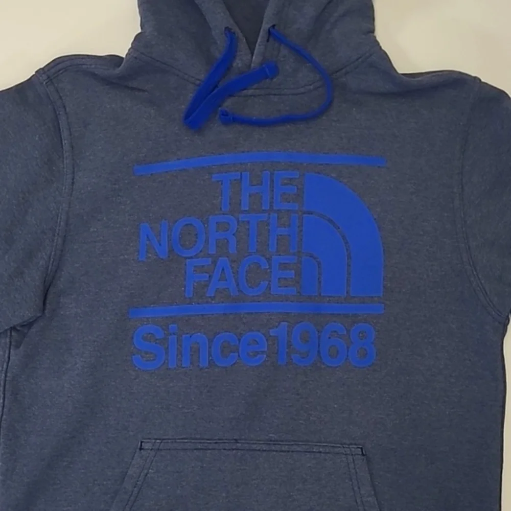 The North Face Pullover Hoodie Sweatshirt Kangaroo Pocket Drawstring Raw Hem